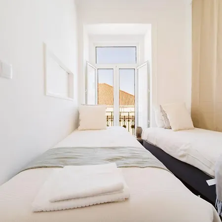 4Br Alfama Gem Cruise Ship Views Sleeps 11 * Lisboa