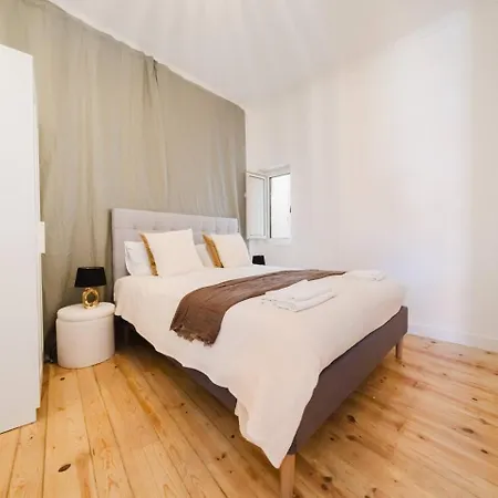 4Br Alfama Gem Cruise Ship Views Sleeps 11 Lisboa