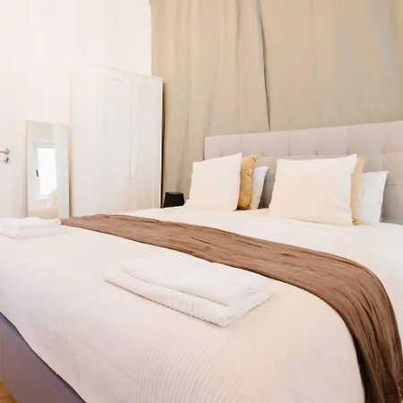 4Br Alfama Gem Cruise Ship Views Sleeps 11 Lisboa