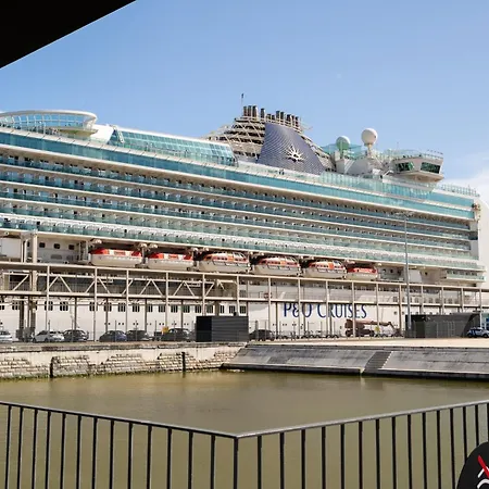 4Br Alfama Gem Cruise Ship Views Sleeps 11 * Lisbon