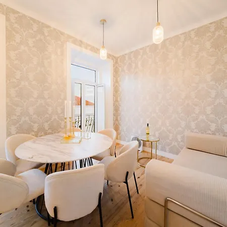 Apartment 4Br Alfama Gem Cruise Ship Views Sleeps 11 Lisbon