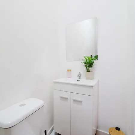 Apartment 4Br Alfama Gem Cruise Ship Views Sleeps 11 Lisbon