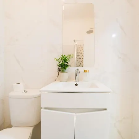 Apartment 4Br Alfama Gem Cruise Ship Views Sleeps 11 Lisbon