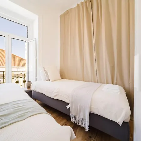 4Br Alfama Gem Cruise Ship Views Sleeps 11 Lisboa